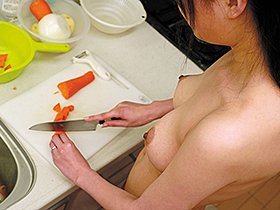 はだかの奥様 美竹すず サンプル動画サムネイル